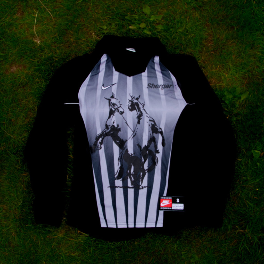 doze x shergar vintage nike longsleeve